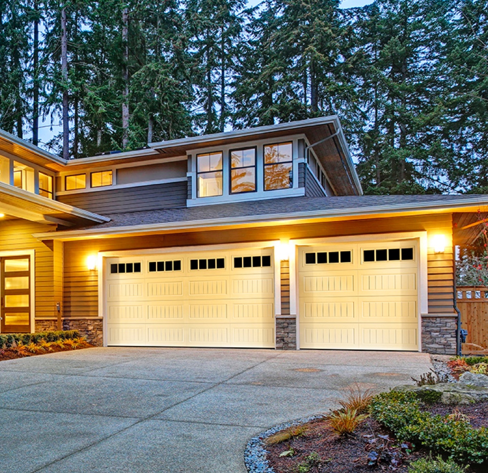 Enhance Your Home's Curb Appeal with New Garage Doors | Amarr®